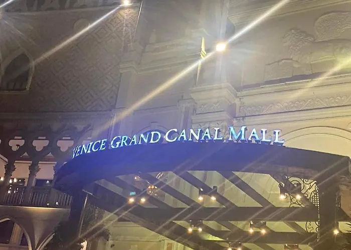 Stamford Executive A2 Shortwalk Venice Canal Mall * Manila